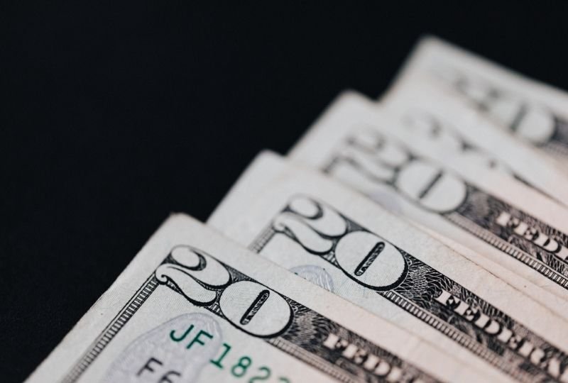 Como declarar venda de ações no exterior em 2025?